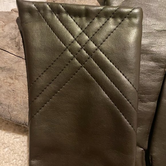 Vintage Chocolate Brown Vinyl Weather Gloves - Picture 6 of 6